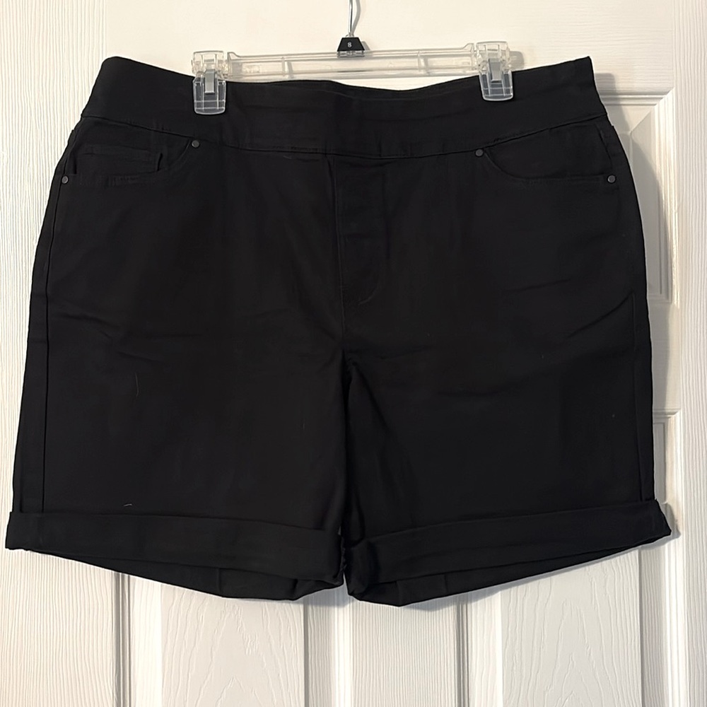 Black Bermuda jean shorts
